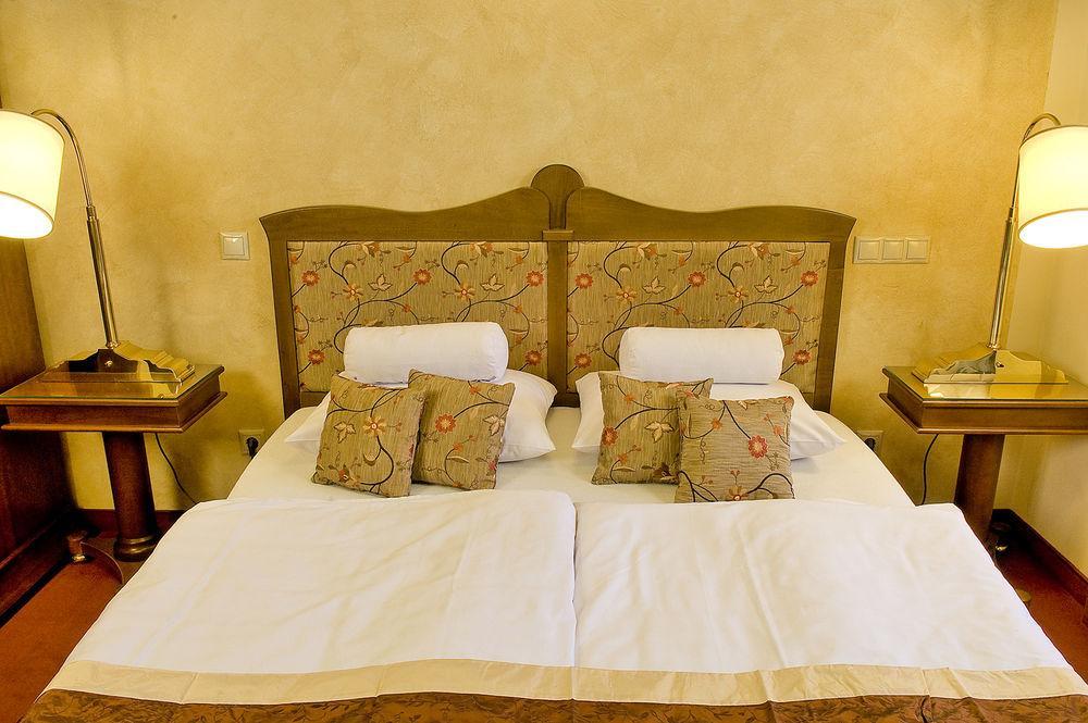 Amira Boutique Hotel Heviz Wellness & Spa Exterior photo